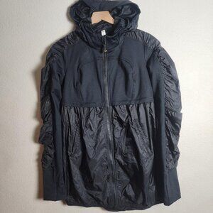 Lululemon Jacket Womens 8 Black Hooded Lightweight Ruched Windbreaker Athletic
